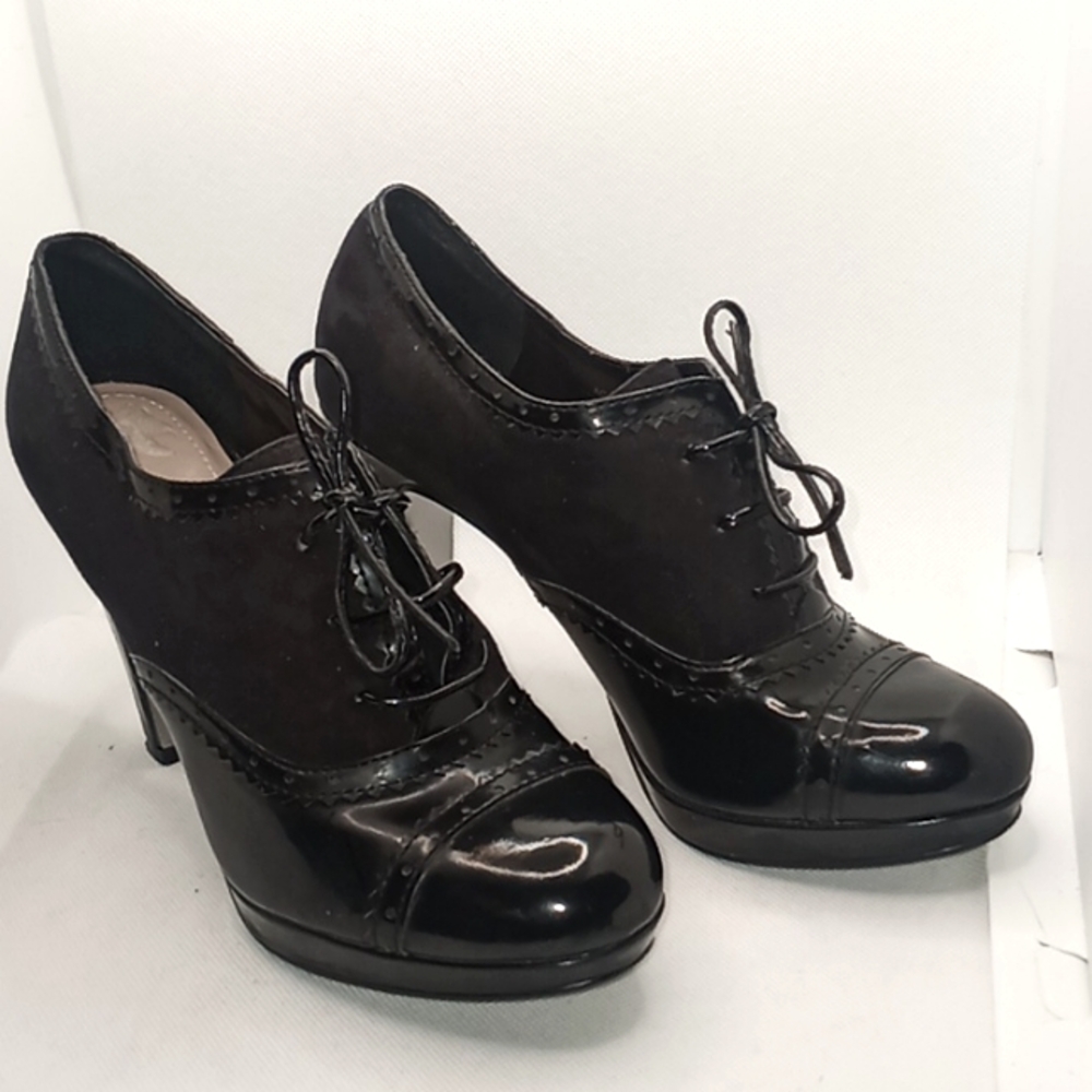 Tahari “agent “ Shoes. 6.5